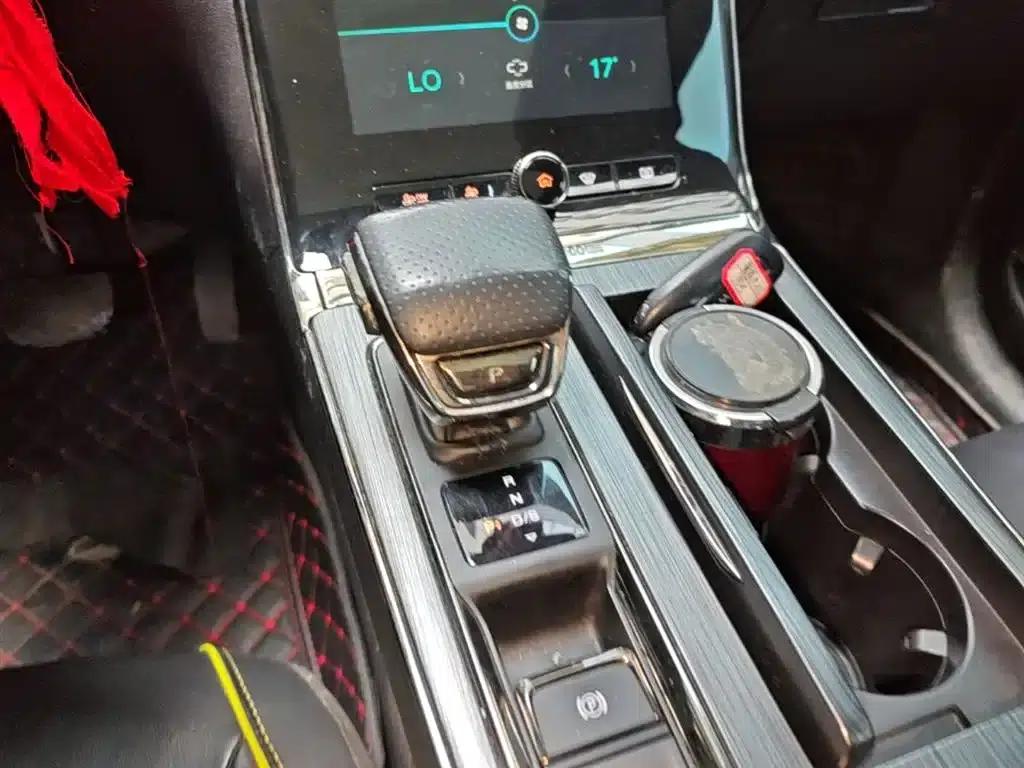 Roewe RX5 2021 PLUS 330TGI Automatic National Trend Smart Edition — миниатюра 14