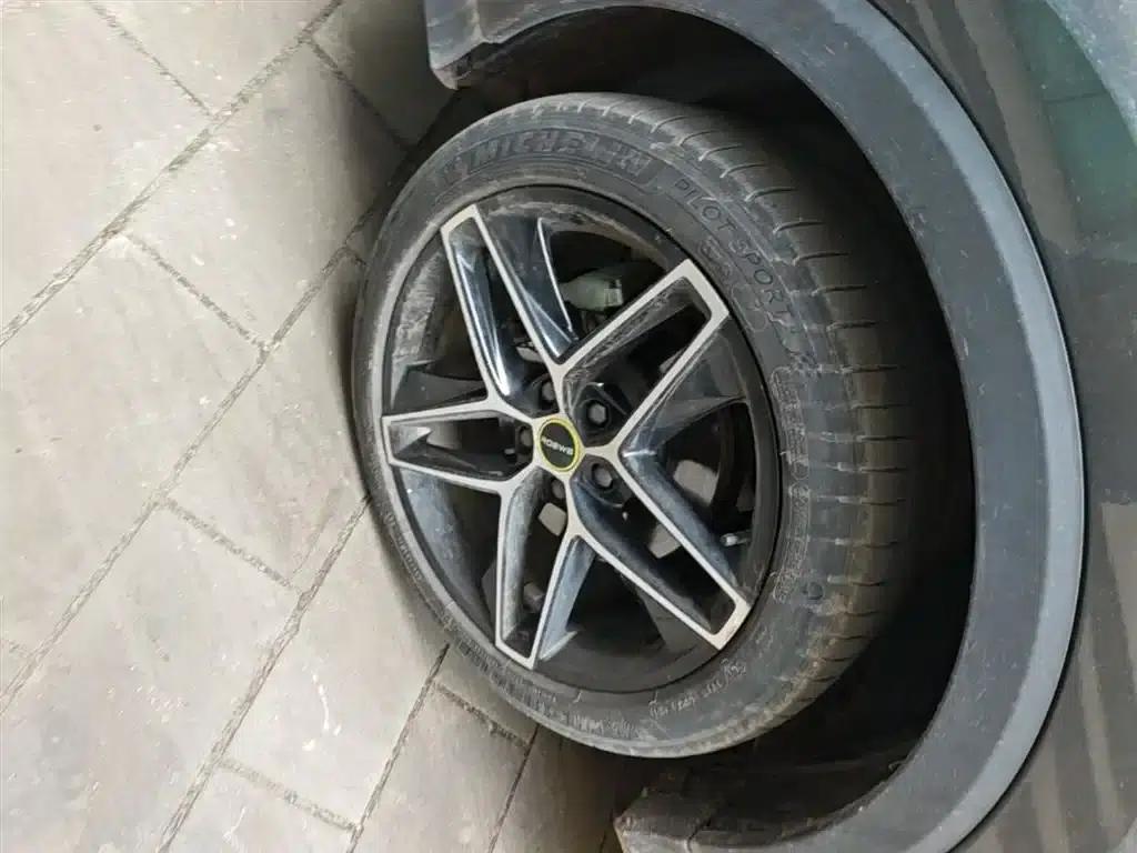 Roewe RX5 2021 PLUS 330TGI Automatic National Trend Smart Edition — миниатюра 23