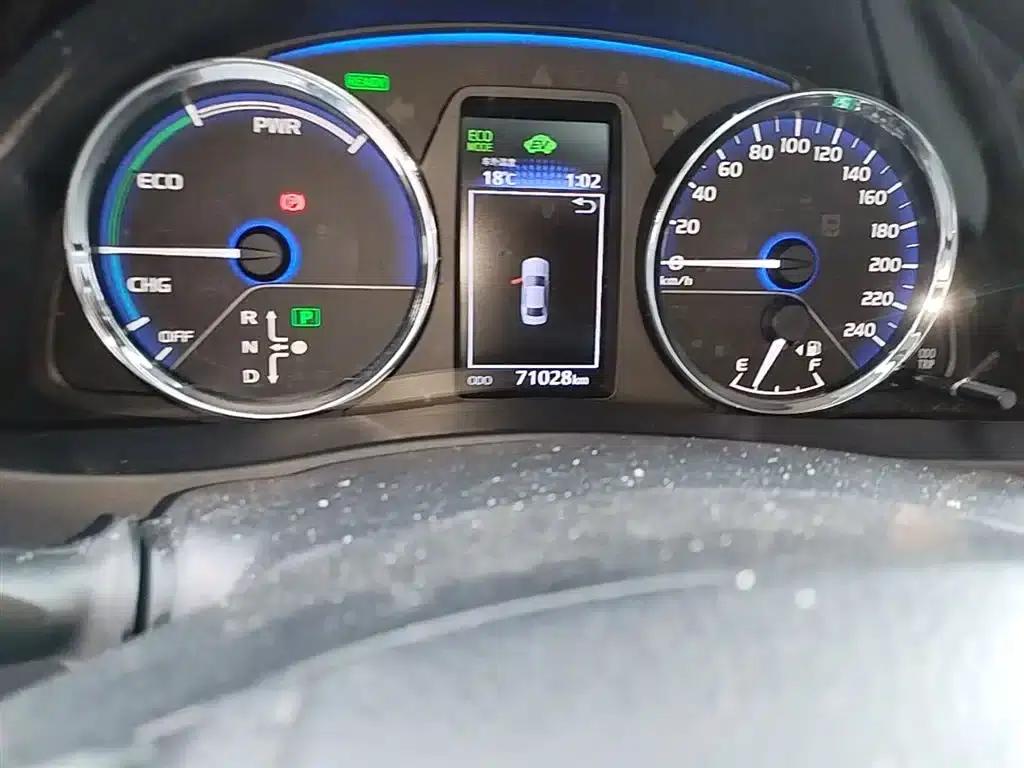 Levin Hybrid E+ 2019 1.8PH V E-CVT Luxury Edition — миниатюра 5