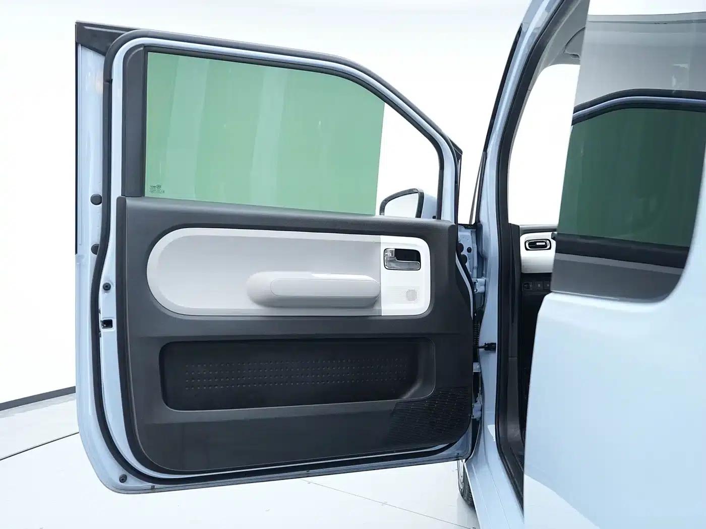 Wuling Air ev Clear Sky 2023 Model, Four-Seat - Advanced Edition — миниатюра 15