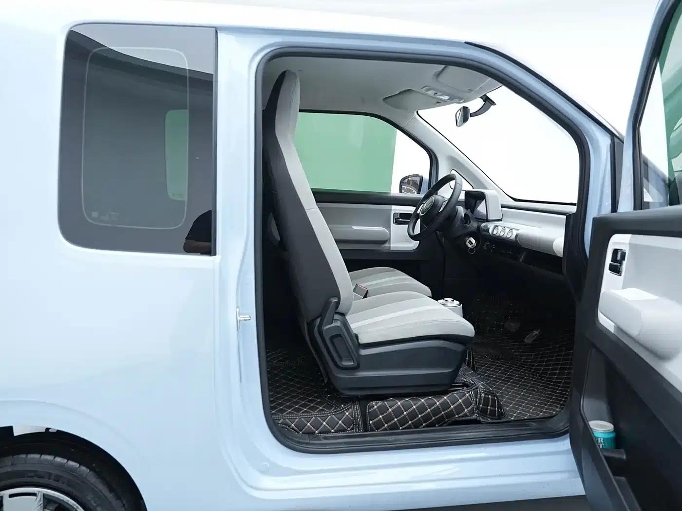 Wuling Air ev Clear Sky 2023 Model, Four-Seat - Advanced Edition — миниатюра 21