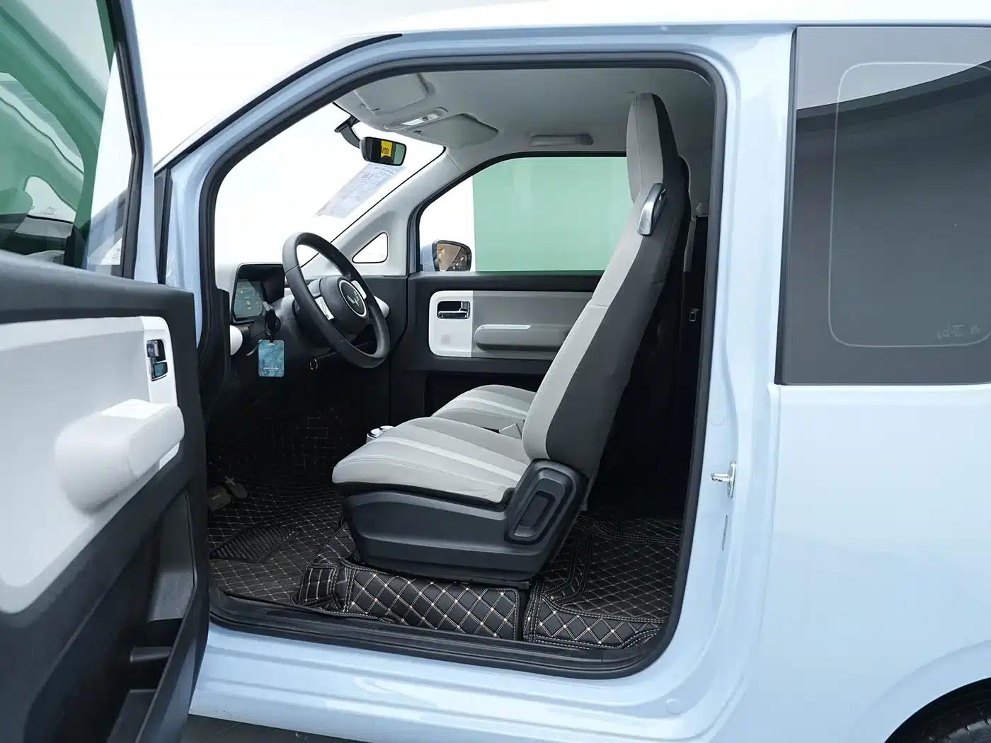 Wuling Air ev Clear Sky 2023 Model, Four-Seat - Advanced Edition — миниатюра 22