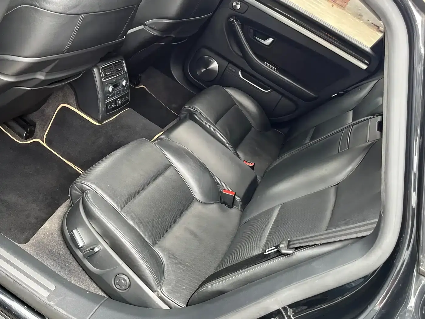 2008 Audi S8 5.2FSI quattro — миниатюра 5
