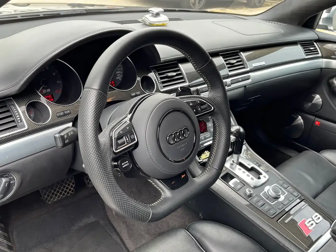 2008 Audi S8 5.2FSI quattro — миниатюра 6
