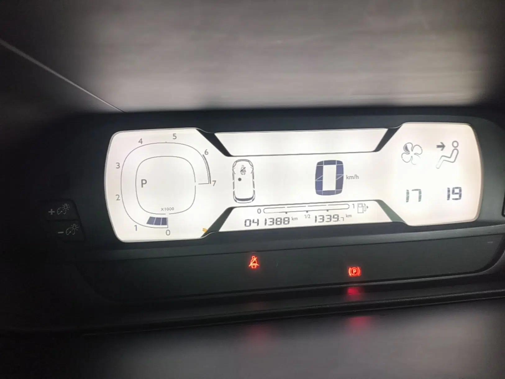 Citroen C4 Picasso 2015 1.6T Fashion Model 5 Seats — миниатюра 15