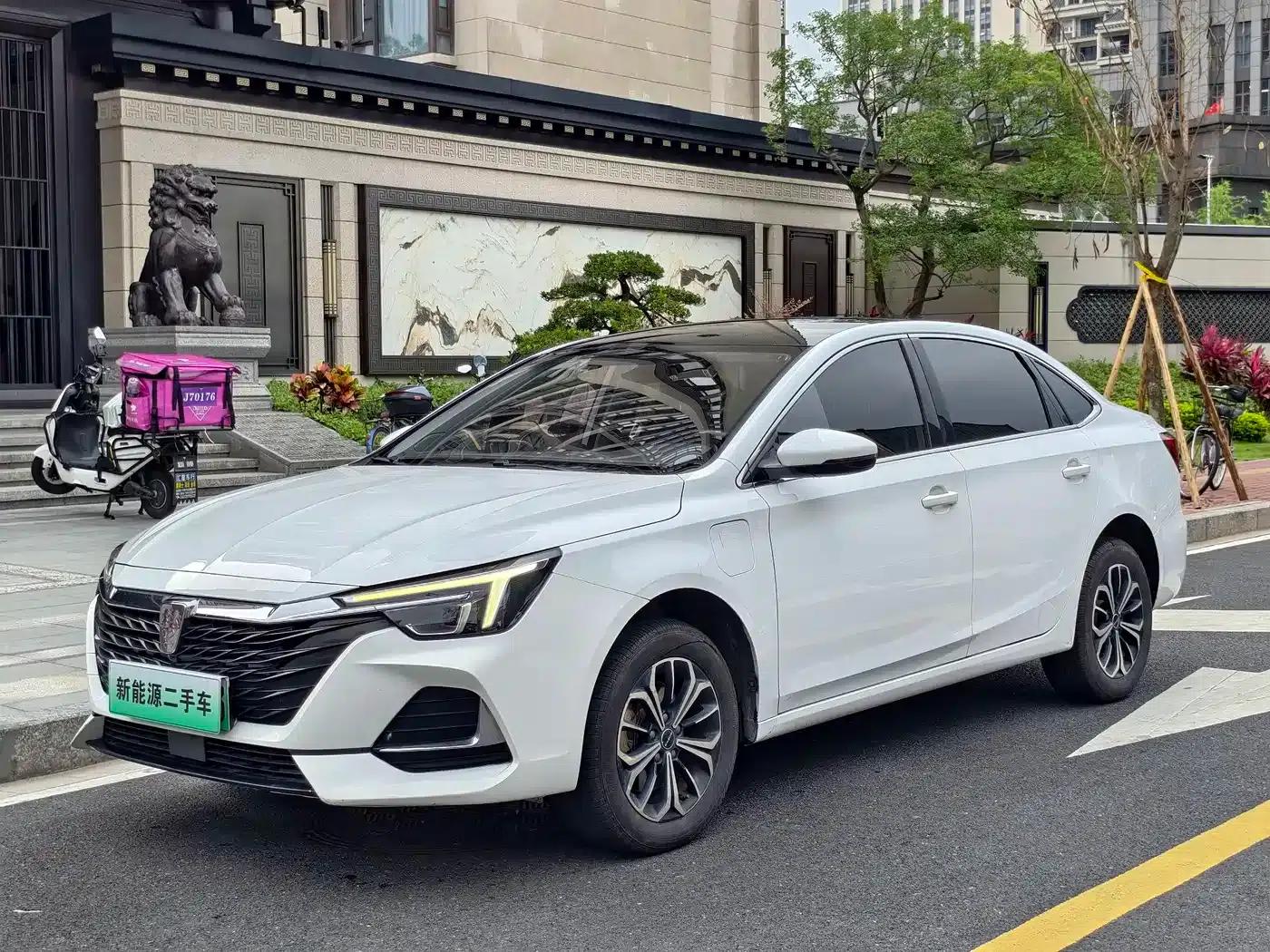 Roewe i6 MAX New Energy 2022 EV 500 Panoramic Sunroof Premium Edition — миниатюра 1