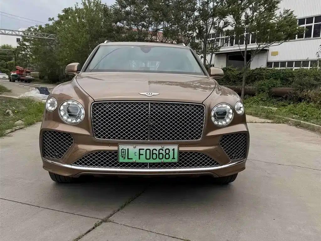 Bentayga Plug-in Hybrid 2021 3.0T PHEV — миниатюра 1