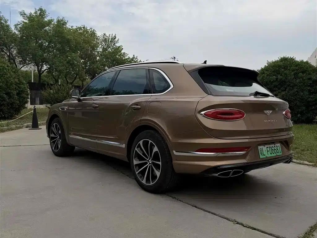 Bentayga Plug-in Hybrid 2021 3.0T PHEV — миниатюра 3