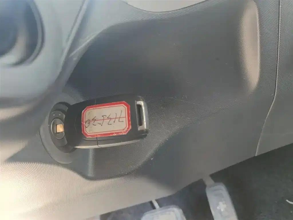 Wuling NanoEV 2021 Fun Edition - High Power Version — миниатюра 9