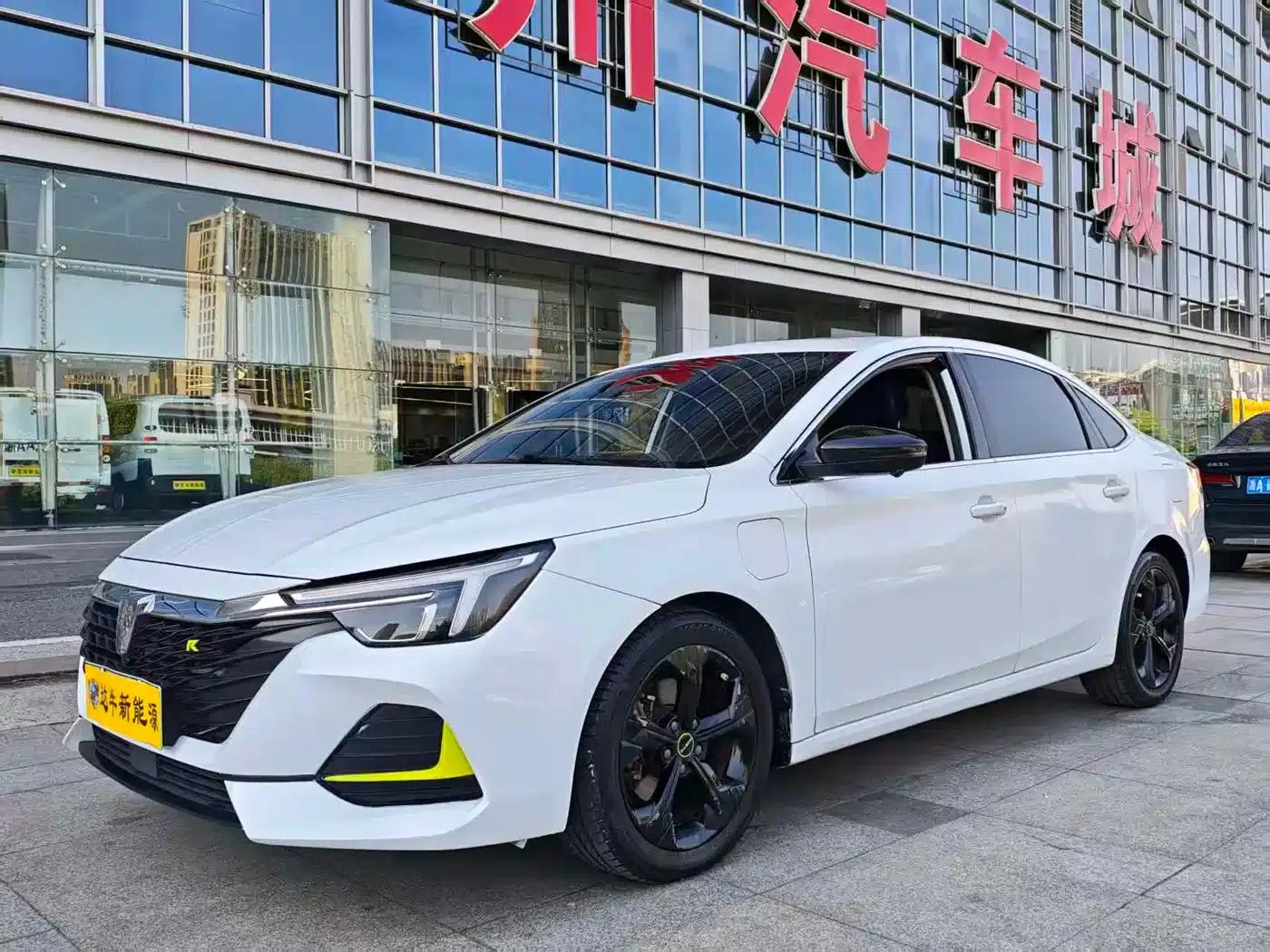 Roewe i6 MAX New Energy 2020 1.5T PHEV Cool Edition — миниатюра 1