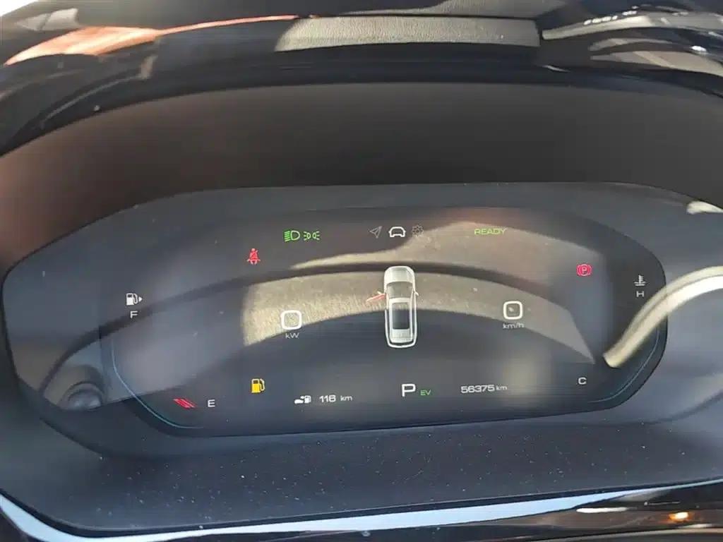 Wuling Xingyun 2023 2.0L DHT Standard Edition — миниатюра 12