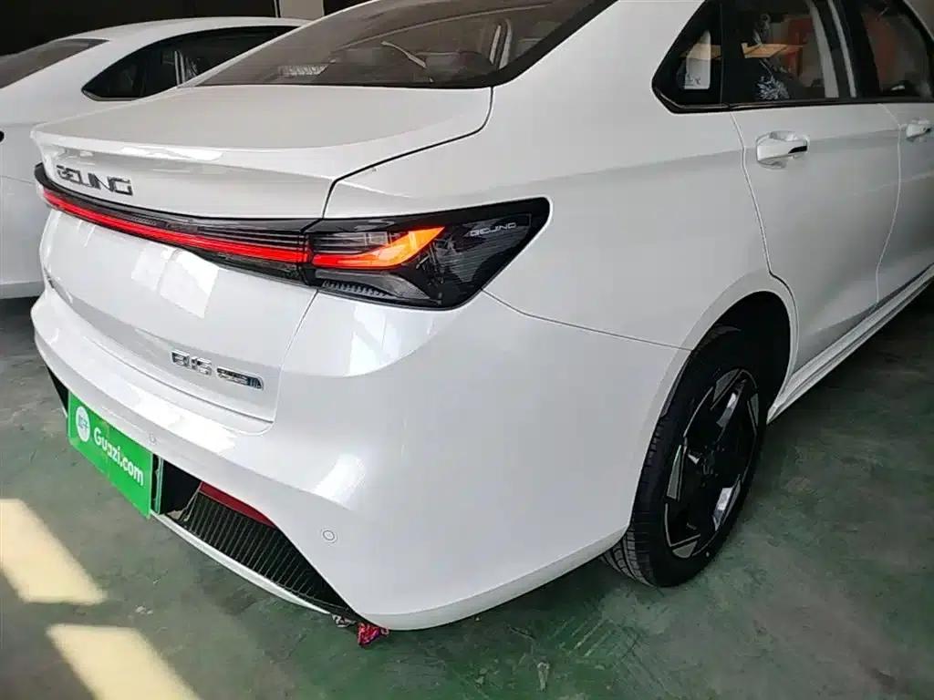Beijing EU5 PLUS 2023 R600 Premium Edition — миниатюра 8