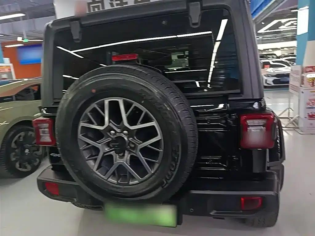 Jeep Wrangler New Energy 2021 Model 4-Door 2.0T 4xe Sahara First Edition — миниатюра 6
