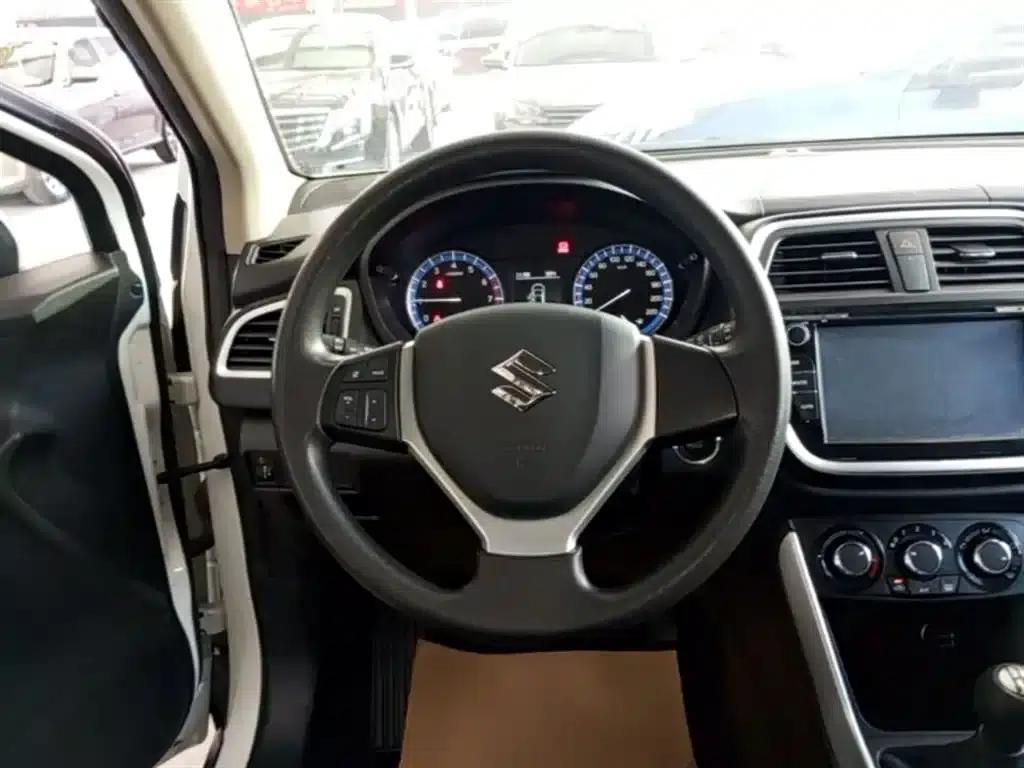 2014 Vitara 1.6L Manual 2WD Entry-level — миниатюра 11
