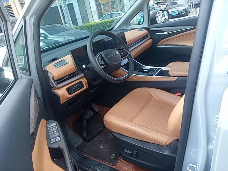 SAIC MAXUS G50 PHEV 2025 Leading Edition — миниатюра 18