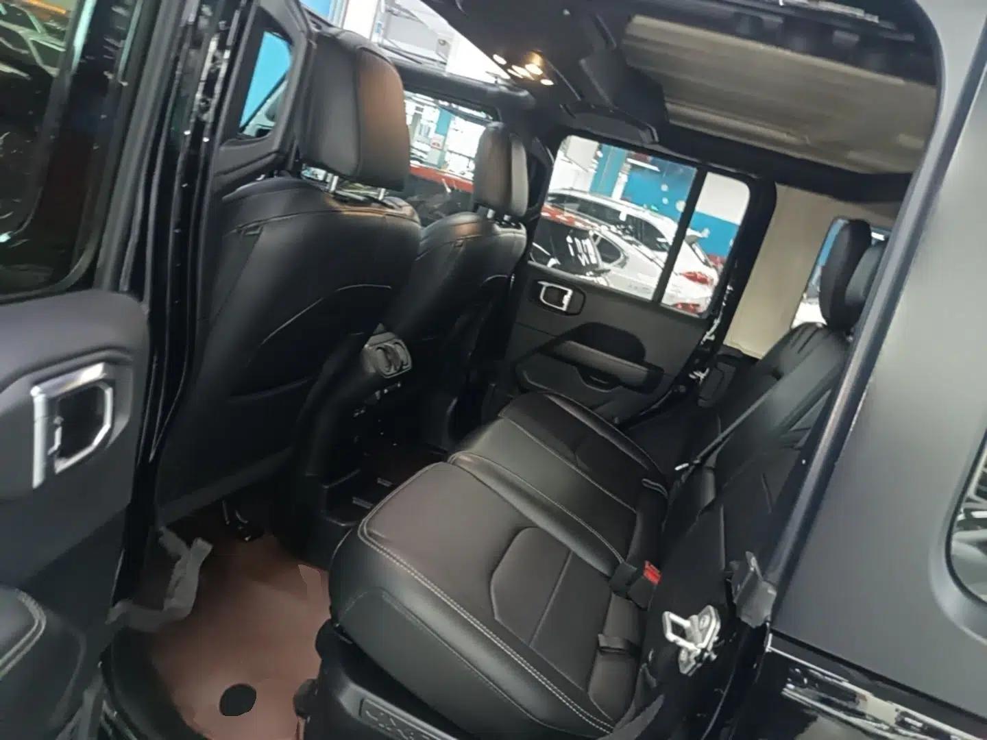Jeep Wrangler New Energy 2021 Four-Door 2.0T 4xe Sahara First Edition — миниатюра 20