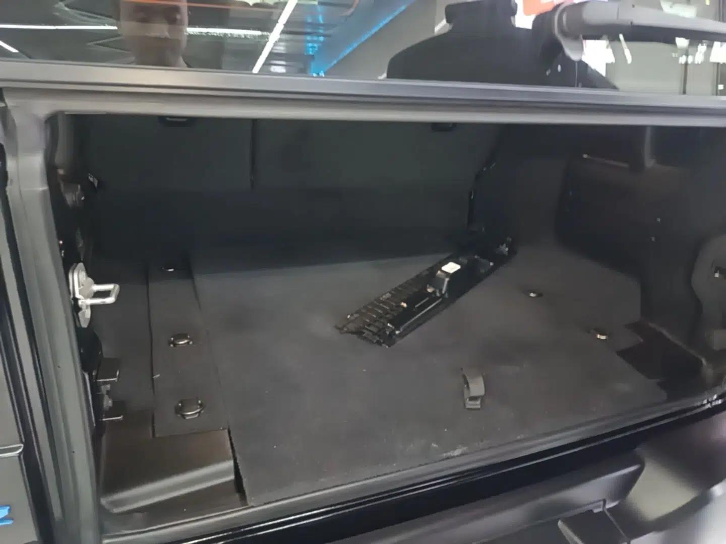 Jeep Wrangler New Energy 2021 Four-Door 2.0T 4xe Sahara First Edition — миниатюра 22