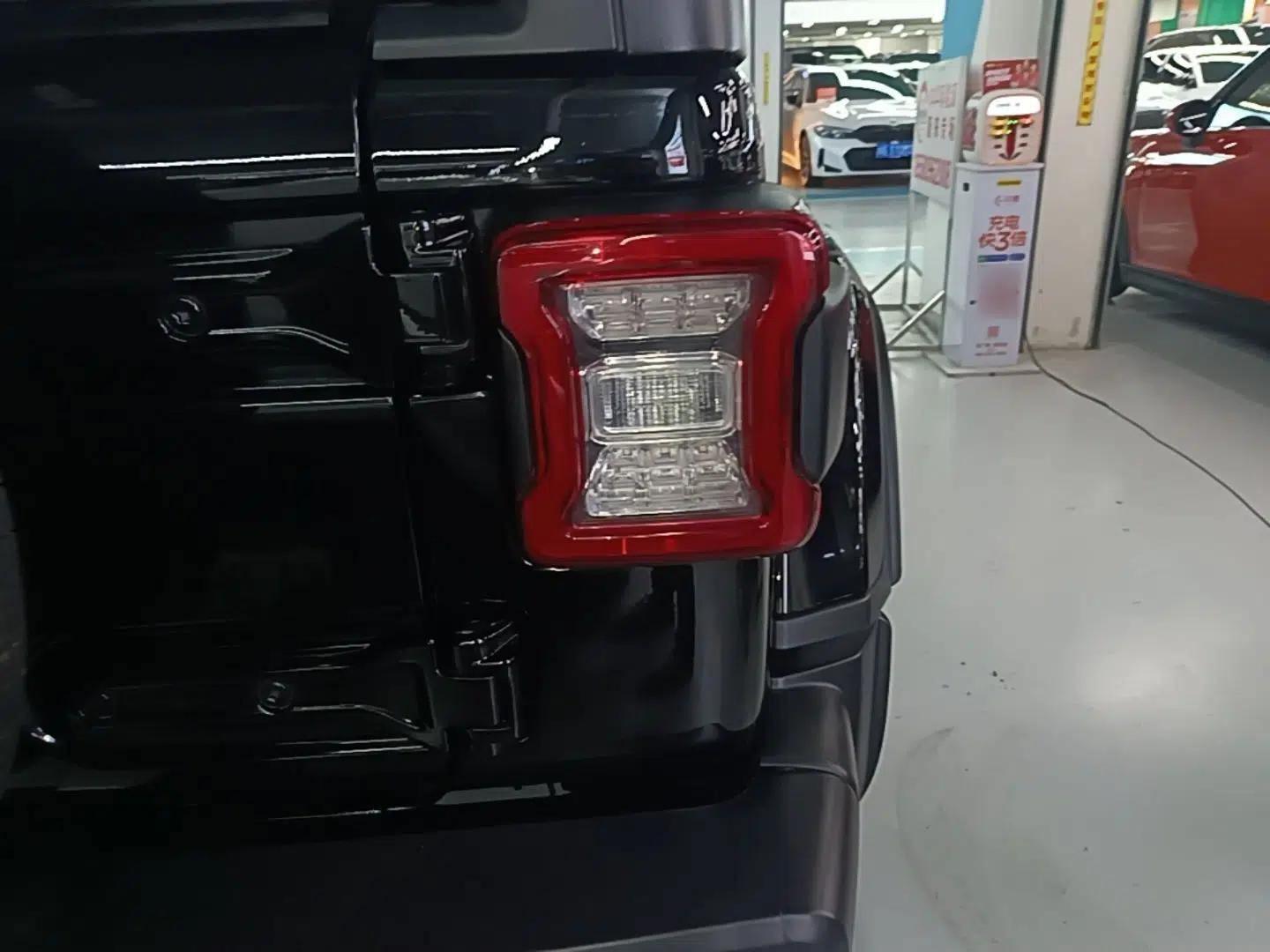 Jeep Wrangler New Energy 2021 Four-Door 2.0T 4xe Sahara First Edition — миниатюра 7