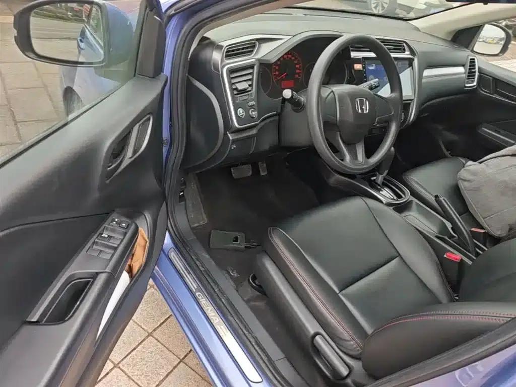 2017 Honda Crider 1.5L CVT Classic Edition — миниатюра 16