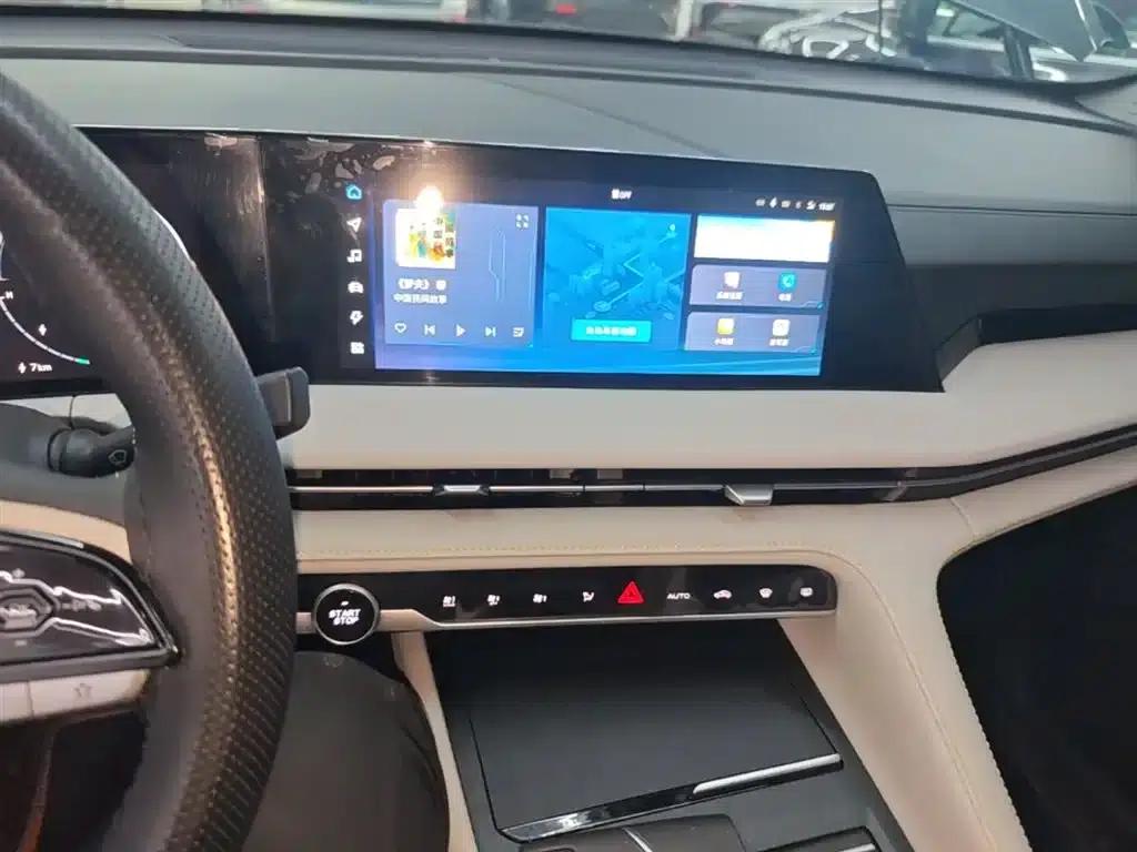 Changan CS75 PLUS Smart Electric iDD 2023 Model Smart Electric iDD Leading Edition — миниатюра 13