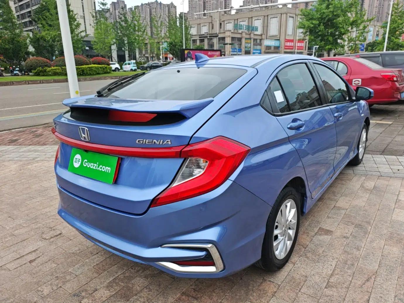 Honda Gienia 2017 1.5L CVT Classic Edition — миниатюра 6