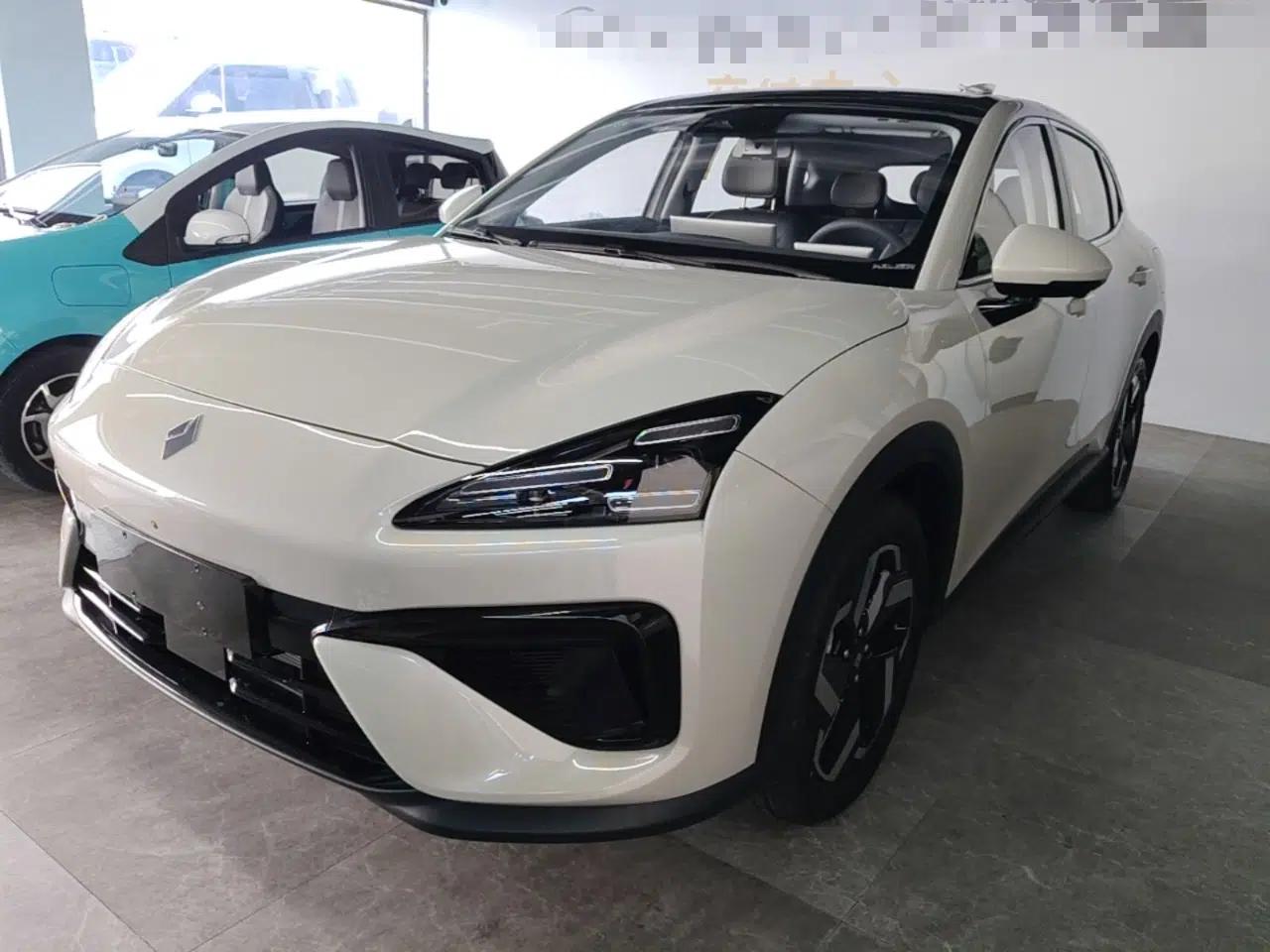 Baojun Yunhai 2026 Model 140km Plug-in Hybrid Standard Edition — миниатюра 1