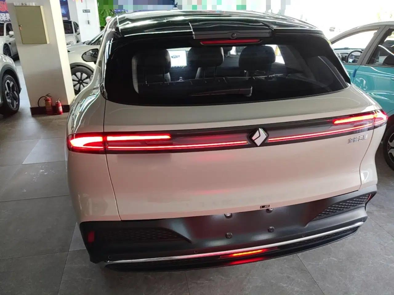 Baojun Yunhai 2026 Model 140km Plug-in Hybrid Standard Edition — миниатюра 5
