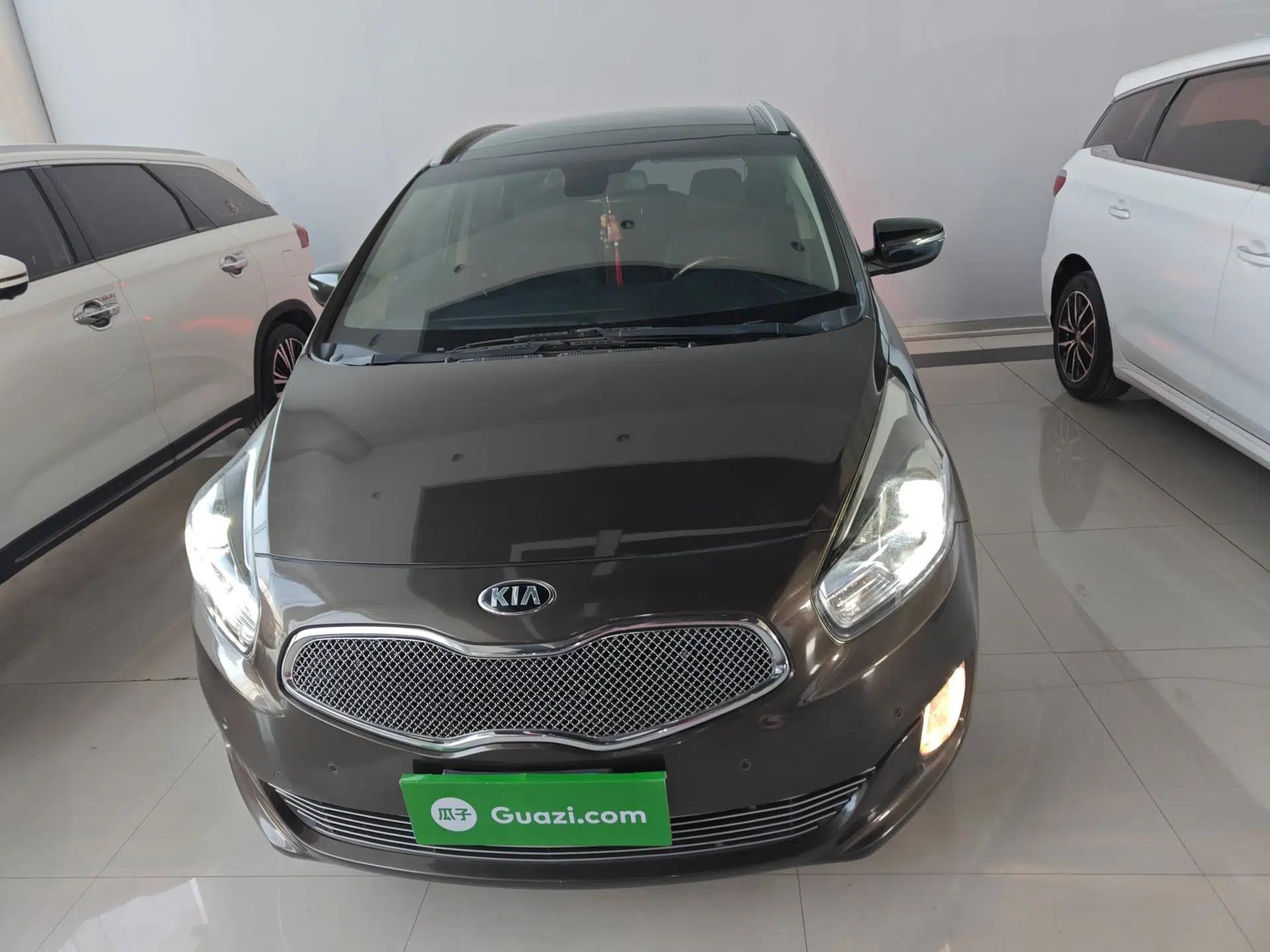 Kia Carens 2013 2.0L 7-Seater Automatic Luxury Version China IV Standard — миниатюра 2