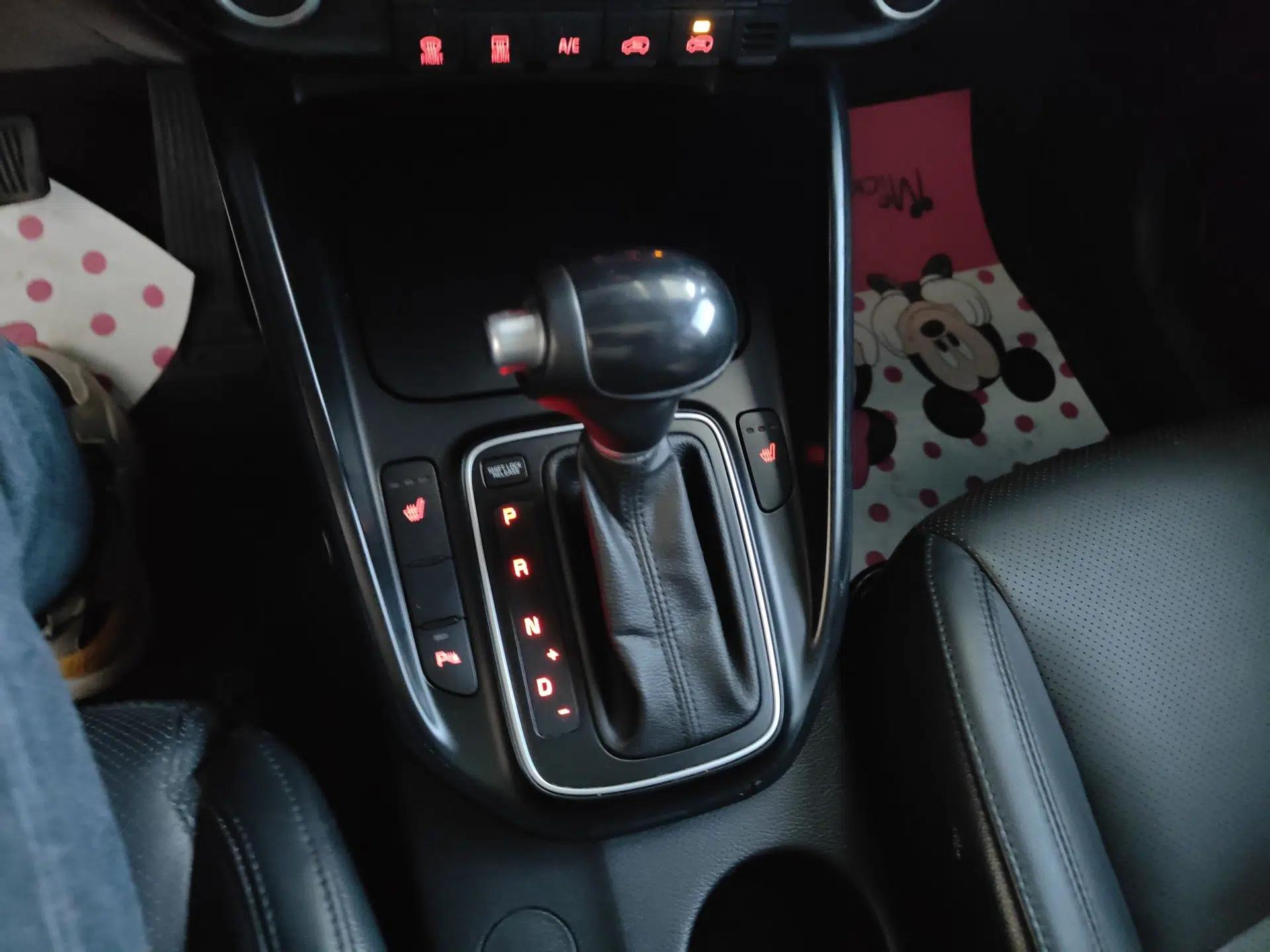 Kia Carens 2013 2.0L 7-Seater Automatic Luxury Version China IV Standard — миниатюра 16