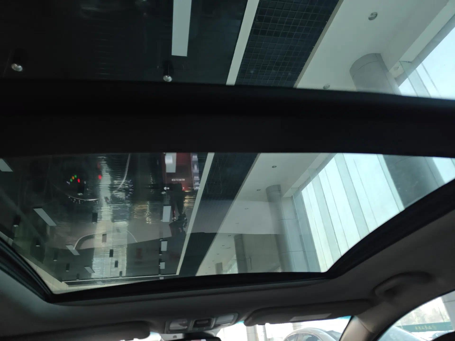 Kia Carens 2013 2.0L 7-Seater Automatic Luxury Version China IV Standard — миниатюра 20