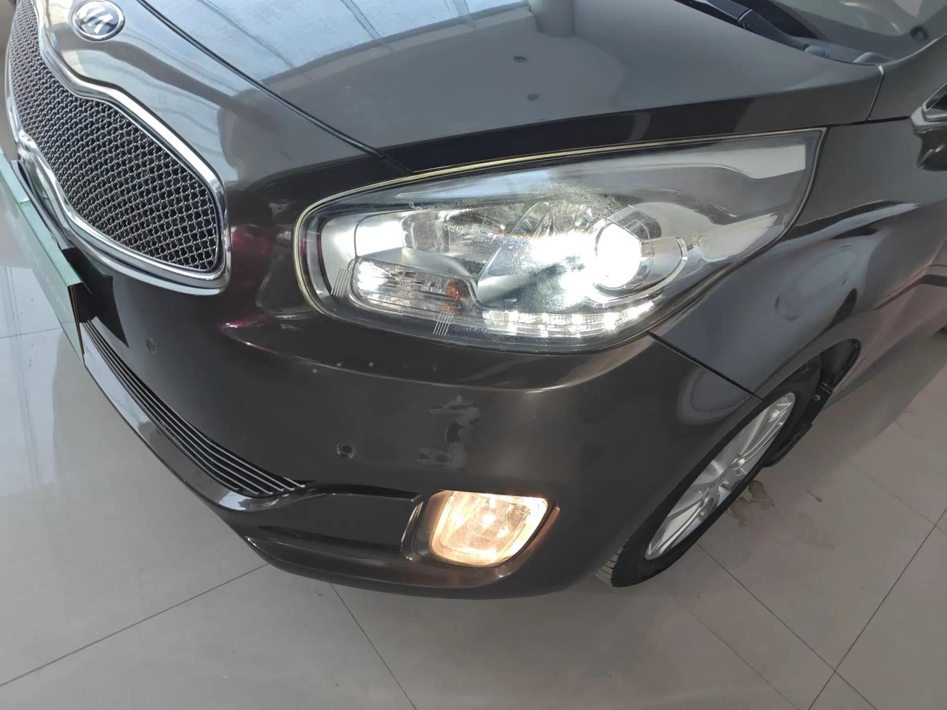 Kia Carens 2013 2.0L 7-Seater Automatic Luxury Version China IV Standard — миниатюра 6