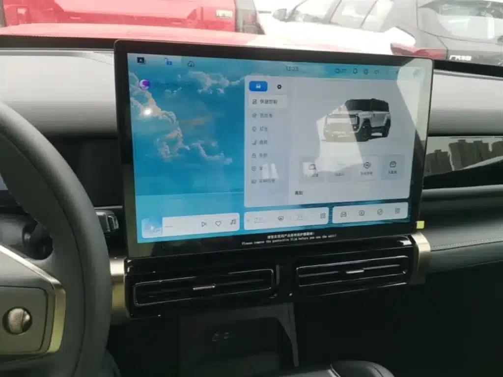 iCAR 03T 2024 Model 501km Four-Wheel Drive Long Range Version — миниатюра 13
