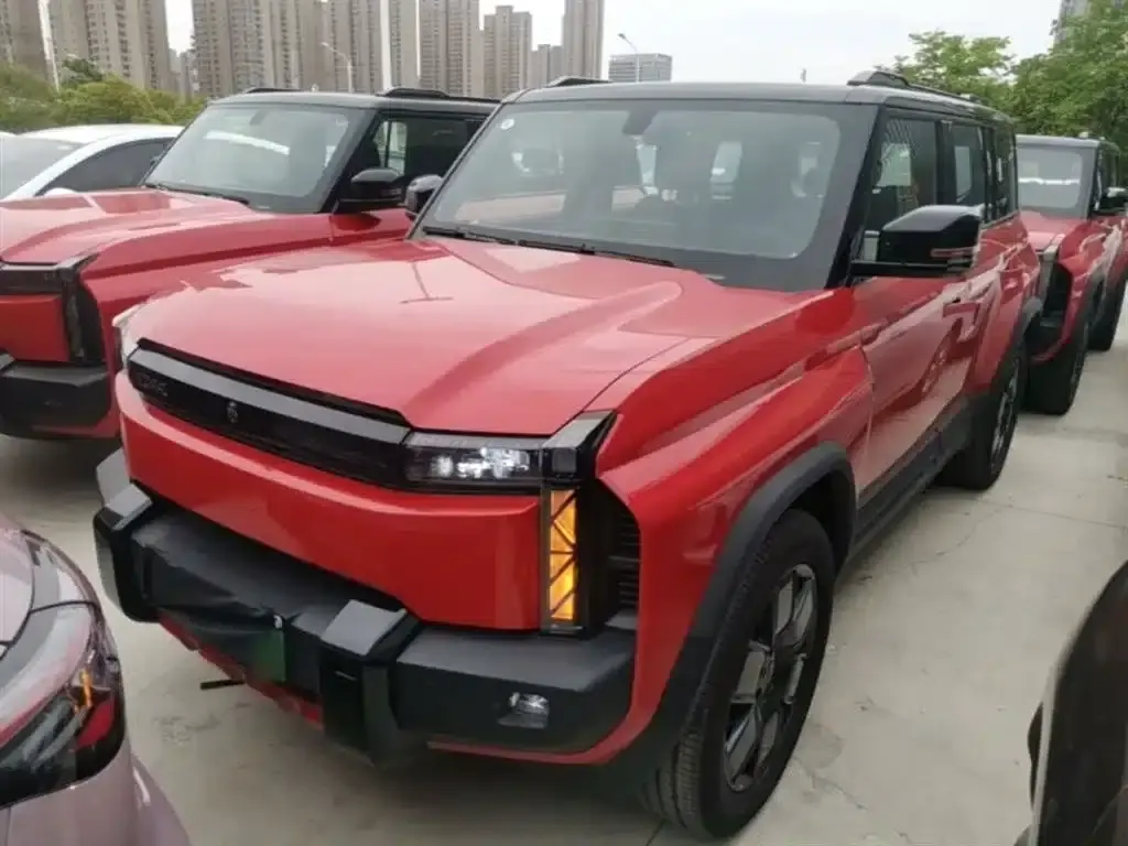 iCAR 03T 2024 Model 501km Four-Wheel Drive Long Range Version — миниатюра 1