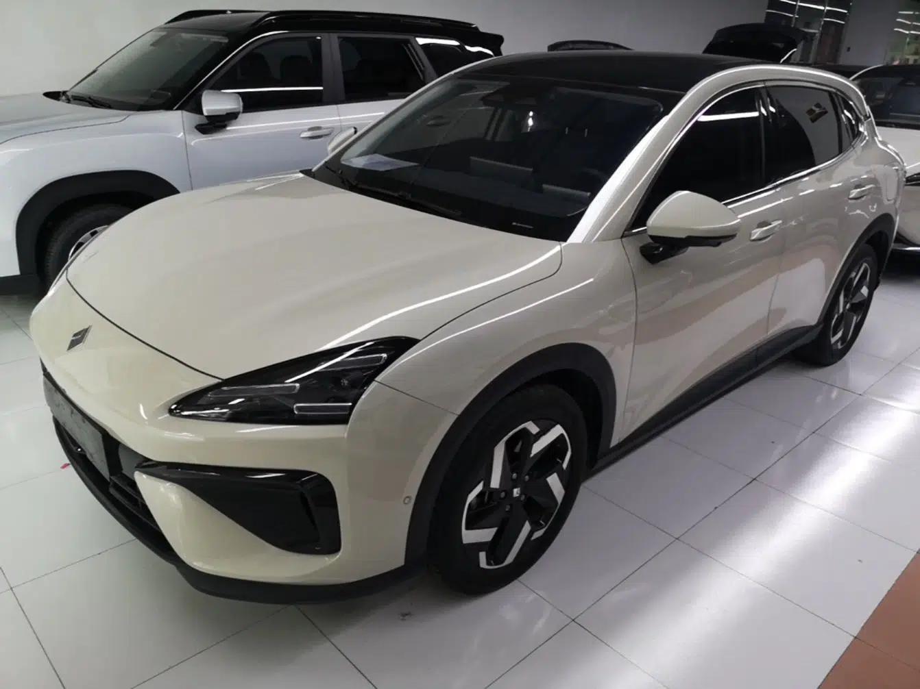 Baojun Yunhai 2024 140km Plug-in Hybrid Version — миниатюра 1