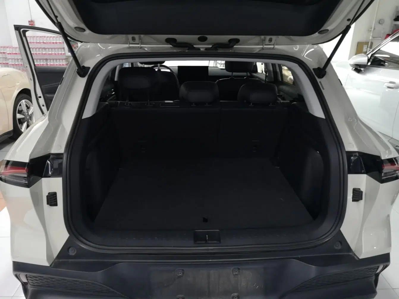 Baojun Yunhai 2024 140km Plug-in Hybrid Version — миниатюра 21