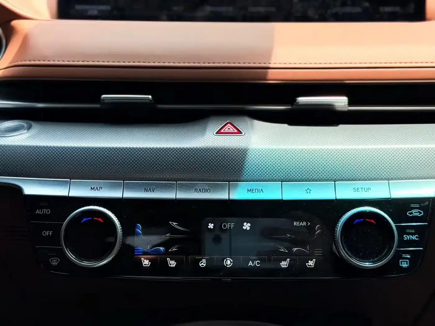 Genesis G80 2021 2.5T AWD Luxury Edition — миниатюра 9
