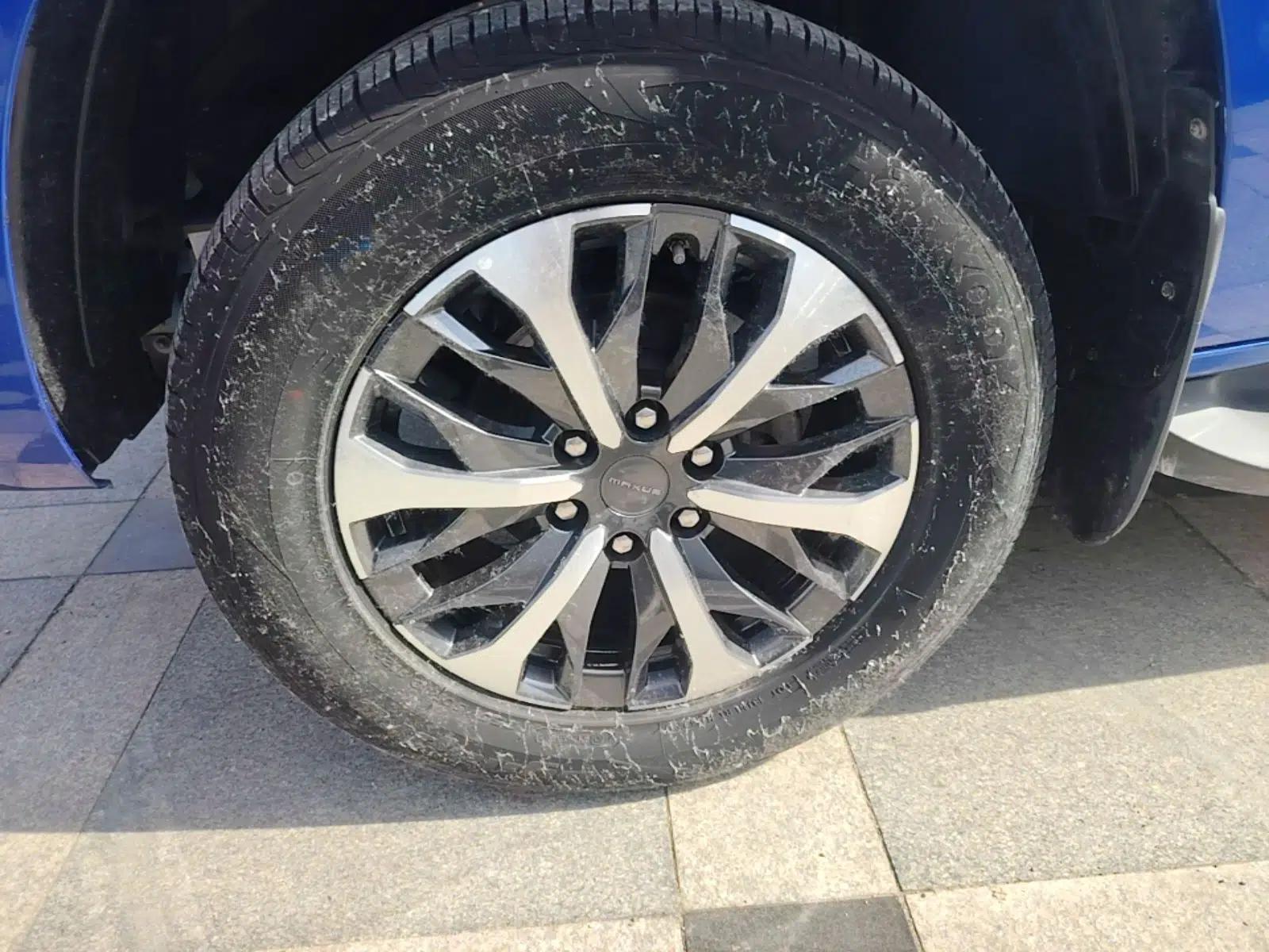 SAIC MAXUS T70 2021 2.0T Diesel Automatic Two-Wheel Drive Elite Version with Long Bed and High Ground Clearance — миниатюра 8