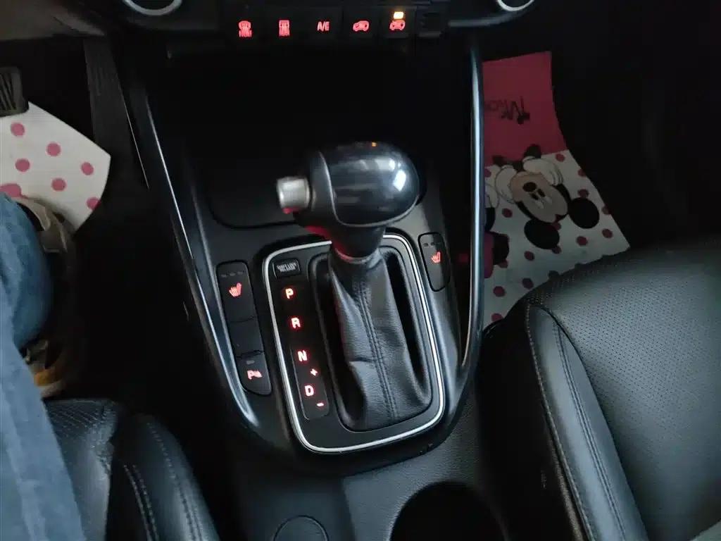 Carens 2013 2.0L 7-seater Automatic Deluxe Edition (National IV Emission Standard) — миниатюра 11