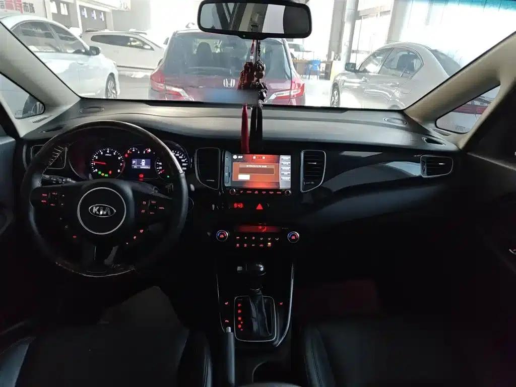 Carens 2013 2.0L 7-seater Automatic Deluxe Edition (National IV Emission Standard) — миниатюра 7