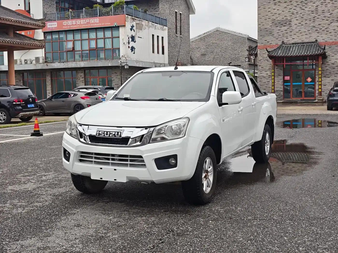 RE-MAX 2018 2.8T Classic Edition 2WD Luxury Model with Extended Cargo Box JE493ZLQ5F — миниатюра 1