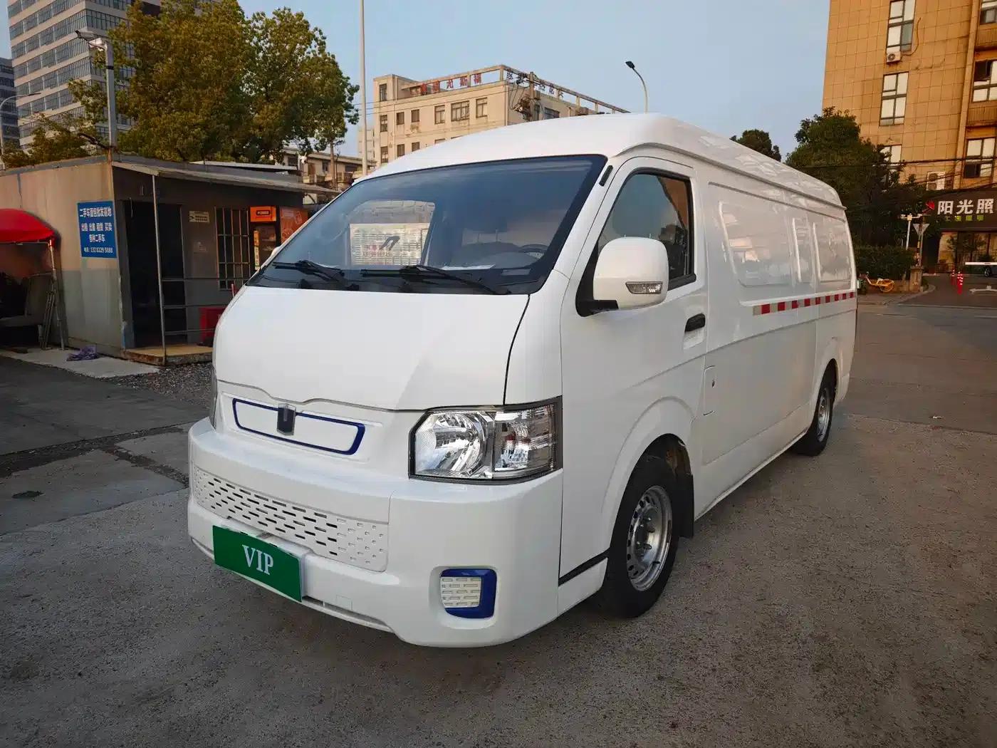 CATL E6 2020 model van, high-roof, 1365kg payload, high-capacity battery pack from CATL. — миниатюра 1