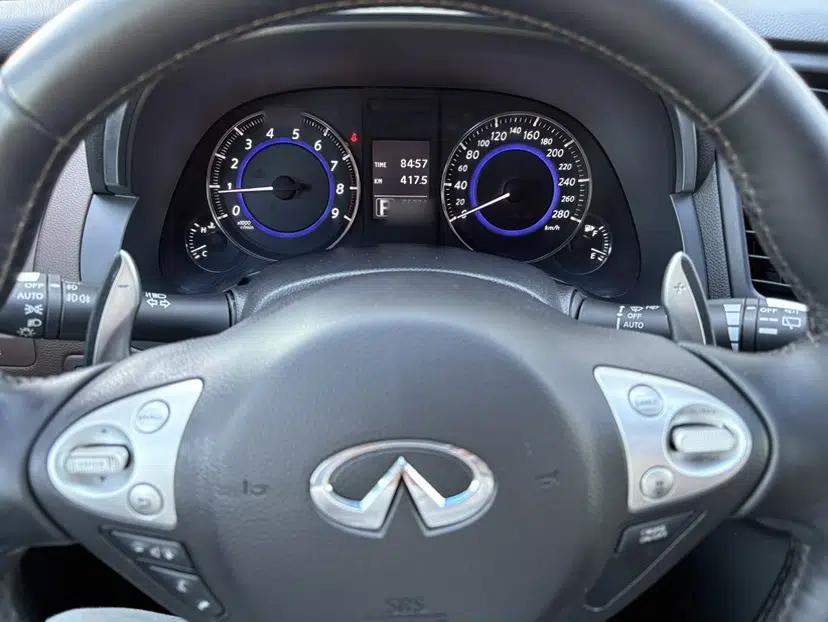 Infiniti QX70 2013 3.7L Supreme Edition — миниатюра 11