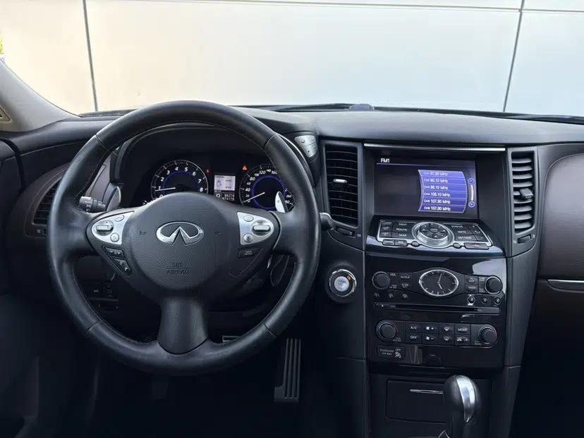 Infiniti QX70 2013 3.7L Supreme Edition — миниатюра 10