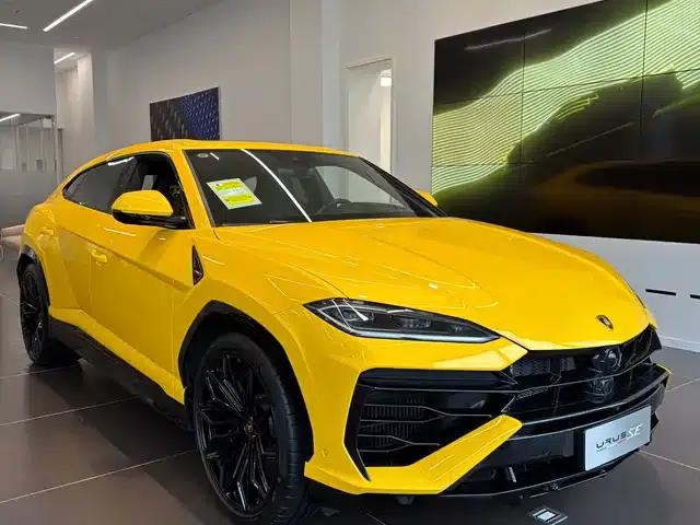 2025 Urus SE 4.0T Standard Edition