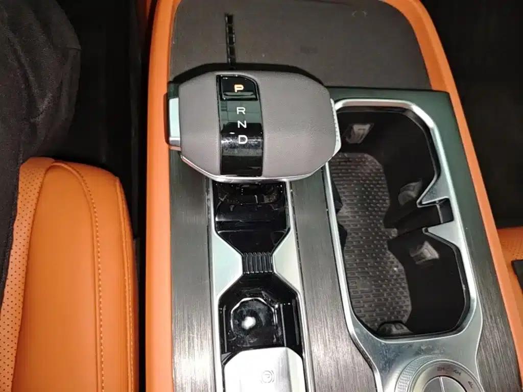 Zhengzhou Nissan Z9 GE PHEV 2025 135KM 4WD Luxury Edition — миниатюра 14