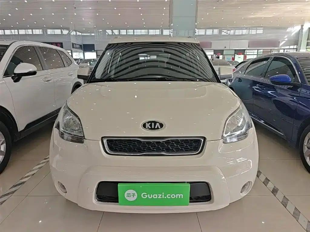 2013 Volkswagen Soul 1.6L AT GL — миниатюра 3