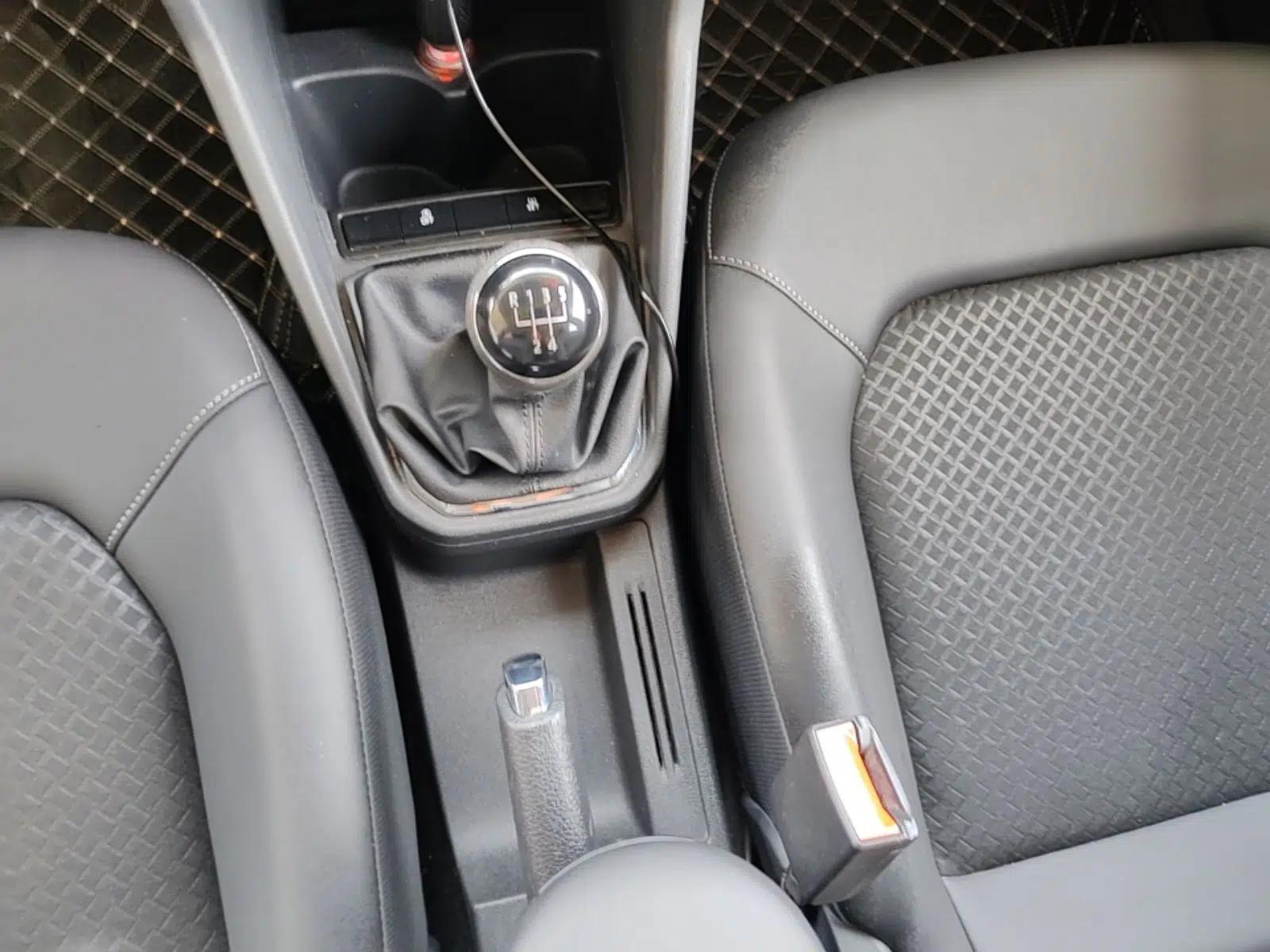 Jetta VA3 2021 1.5L Manual Enjoyment Edition — миниатюра 17