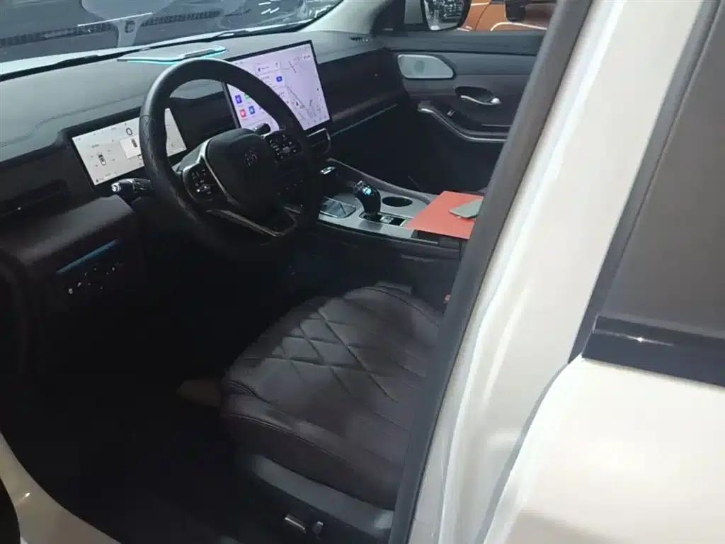 Jetour X90 PRO 2024 2.0T DCT Premium Edition 7-seater — миниатюра 15