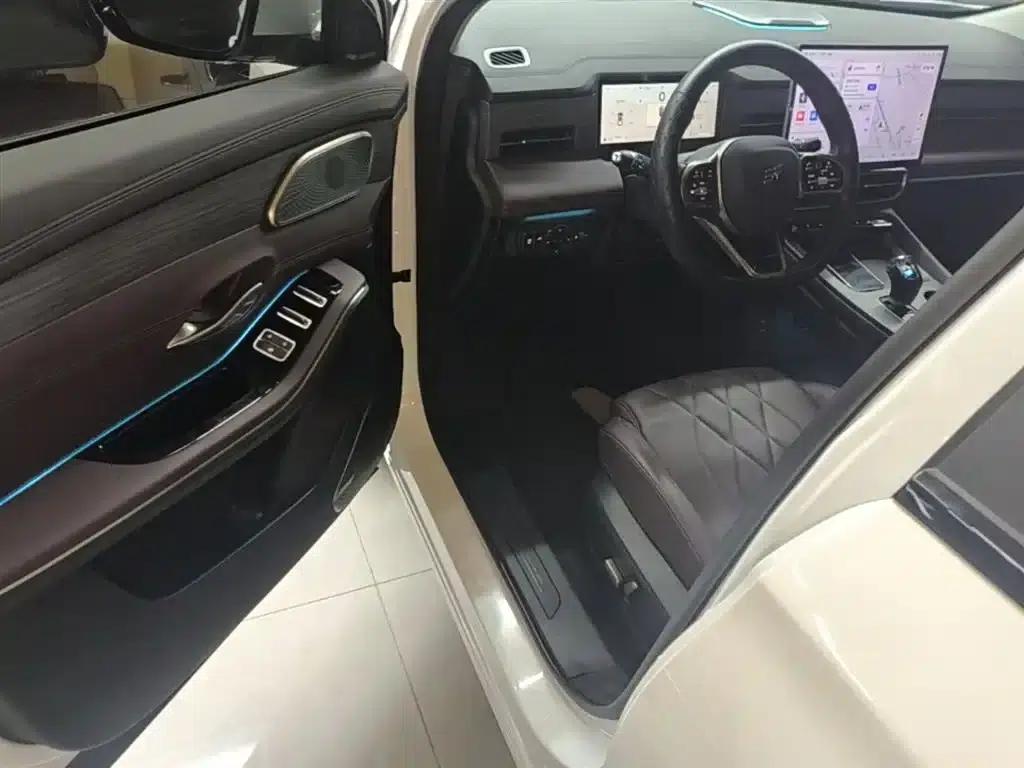 Jetour X90 PRO 2024 2.0T DCT Premium Edition 7-seater — миниатюра 16