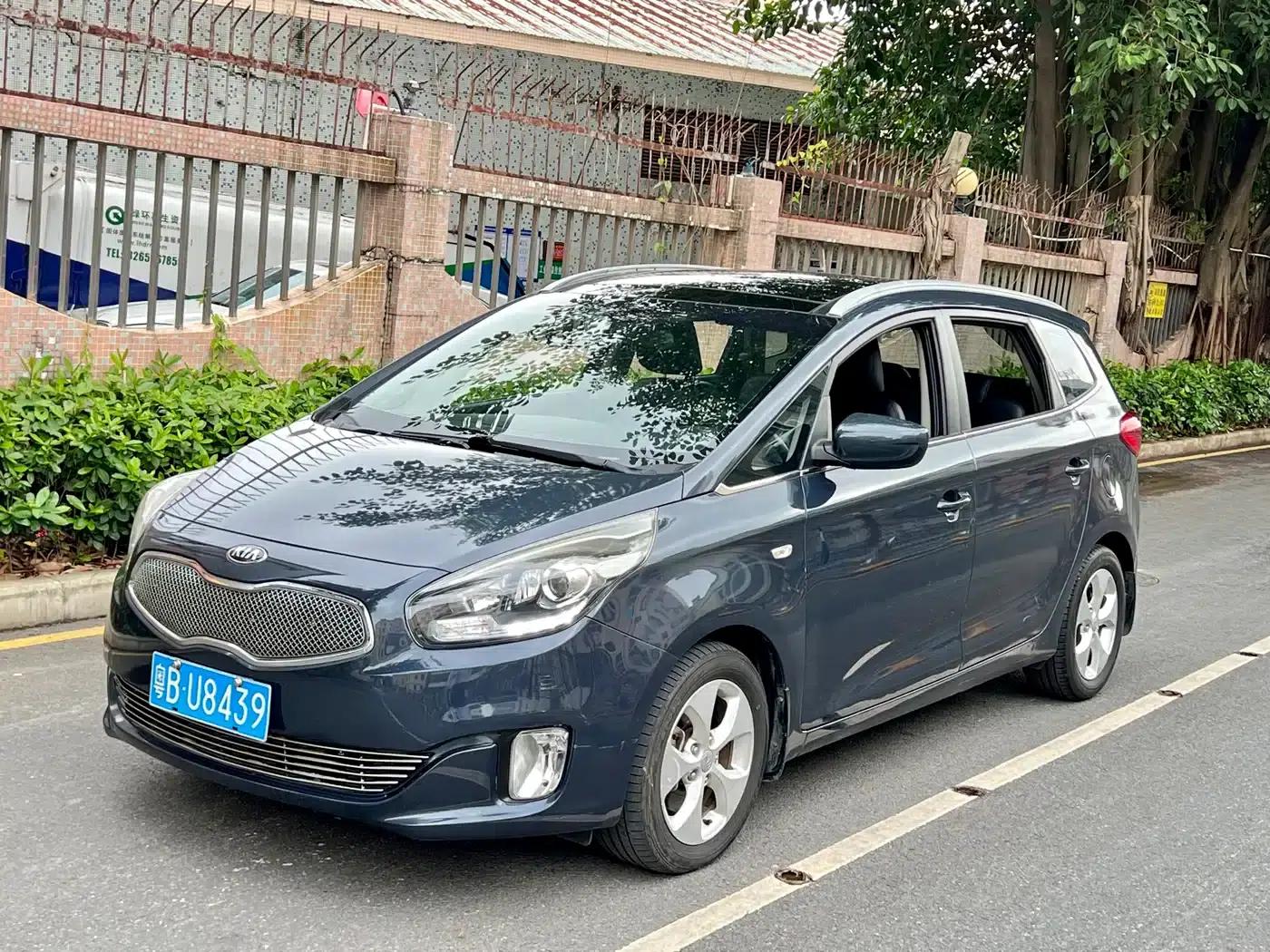 Carens 2013 2.0L 7-seater Automatic Standard Edition (National IV Emission Standard) — миниатюра 1